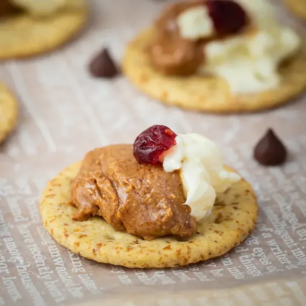 クラッカー乗せ